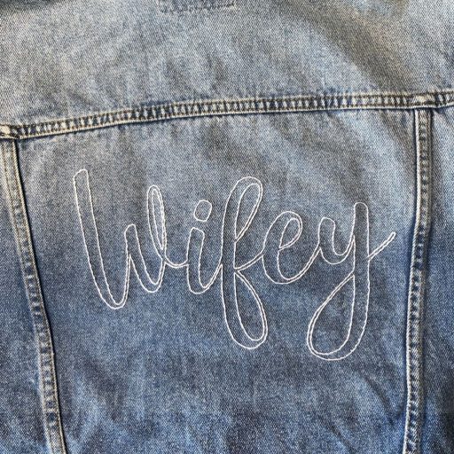 Farmerkabát hímzés, Wifey felirat - CreativeDorci
