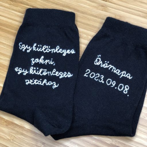 Egy különleges zokni, egy különleges sétához Örömapa zokni esküvőre - CreativeDorci