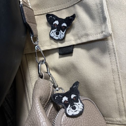 Kisállat, kiskedvenc, cica, ló, tacskó, Schnauzer hímzés kitűző ajándék - CreativeDorci
